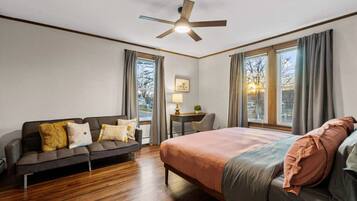 5 bedrooms, desk, iron/ironing board, free WiFi