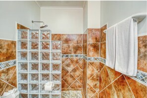 Shower, hair dryer, towels, soap - Jaco Beach 2 Bed Room Condo on Beach (Puntarenas Province)