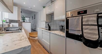 Lovely 2 Bed 2 Bath House in the heart of Sittingbourne.