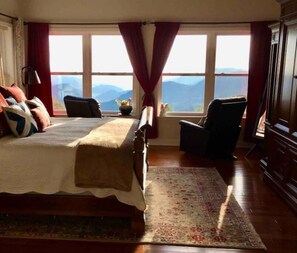 6 bedrooms, in-room safe, desk, iron/ironing board