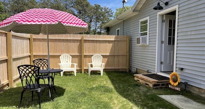 Beautiful Private Studio Apartment!