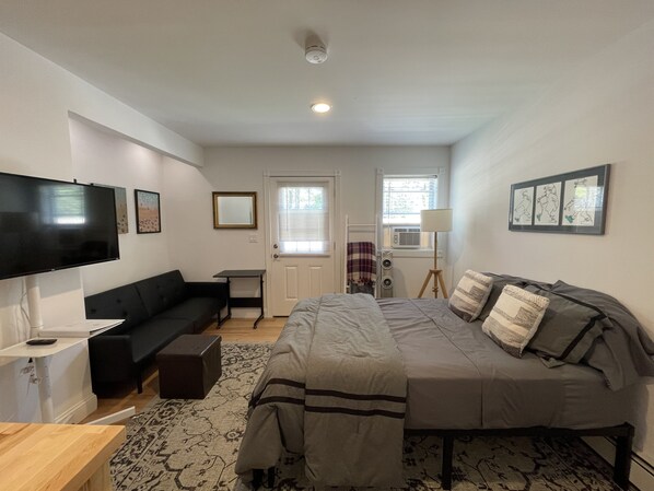 1 dormitorio, escritorio, wifi gratis y ropa de cama