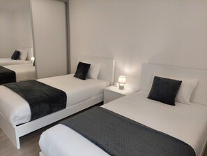 2 bedrooms, iron/ironing board, free WiFi, bed sheets - apartment till (Funchal)