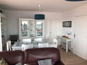 TV, DVD player - LES BALCONS ROUGES Face Mer - Impressive sea view (SAINTE CECILE)