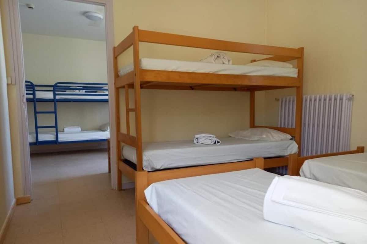 Dormitorio compartido, dormitorio mixto