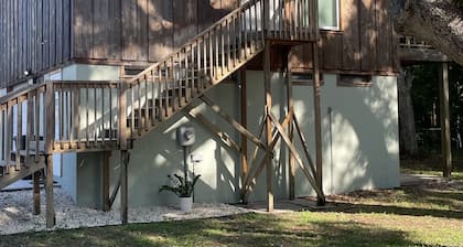 Perfect River Retreat-located directly on the Withlacoochee River