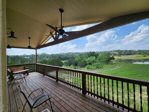 Terrace/patio - Lakeside Italian Villa On A Private Estate (Kerrville)
