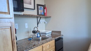 Private kitchen - A cute and functional space located on beautiful 2.5 acres (Sahuarita)