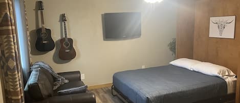 1 bedroom, iron/ironing board, WiFi, bed sheets