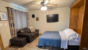 Room - A cute and functional space located on beautiful 2.5 acres (Sahuarita)