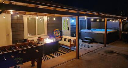 Home w/Hot Tub & BBQ, 12mi to Brian Head & 54mi to Eagle Point Ski Resorts 🎿