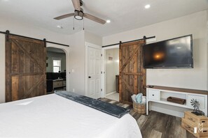 4 bedrooms, iron/ironing board, travel crib, free WiFi