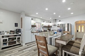 Fridge, microwave, oven, stovetop - Home w/Hot Tub & BBQ, 12mi to Brian Head & 54mi to Eagle Point Ski Resorts 🎿 (Parowan)