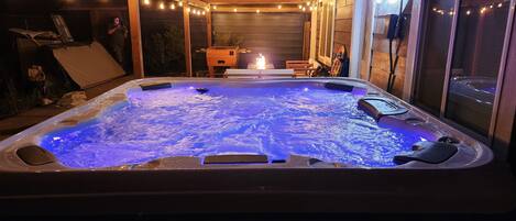 Bañera de hidromasaje interior