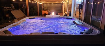 Home w/Hot Tub & BBQ, 12mi to Brian Head & 54mi to Eagle Point Ski Resorts 🎿