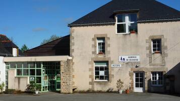 ด้านหน้าที่พัก