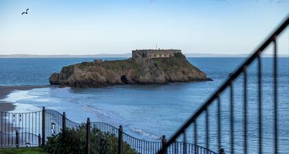 Caldey Bay Apartment - Lovely Sea Views