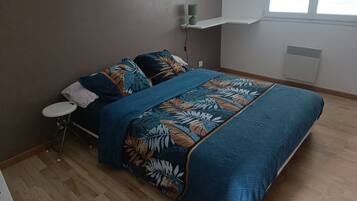 3 間睡房、免費 Wi-Fi、床單