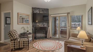 Smart TV y chimenea