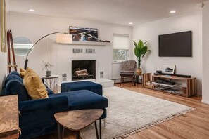 TV, fireplace, offices