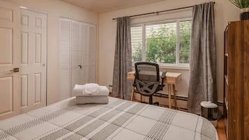 2 bedrooms, iron/ironing board, WiFi, bed sheets