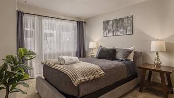 2 dormitorios, tabla de planchar con plancha, cuna de viaje y wifi