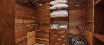 Elegant 2BR Retreat | Prime Downtown Location