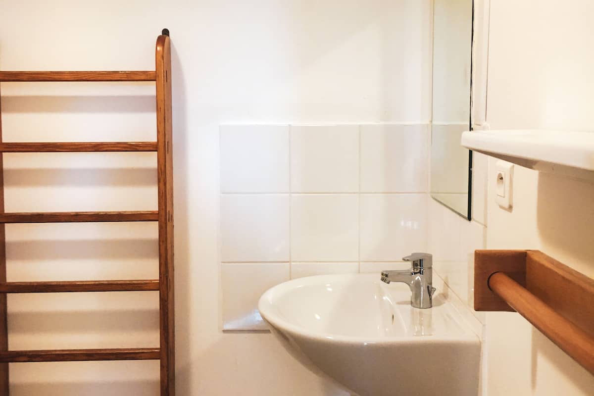 Verdunkelungsvorhänge, schallisolierte Zimmer, kostenloses WLAN