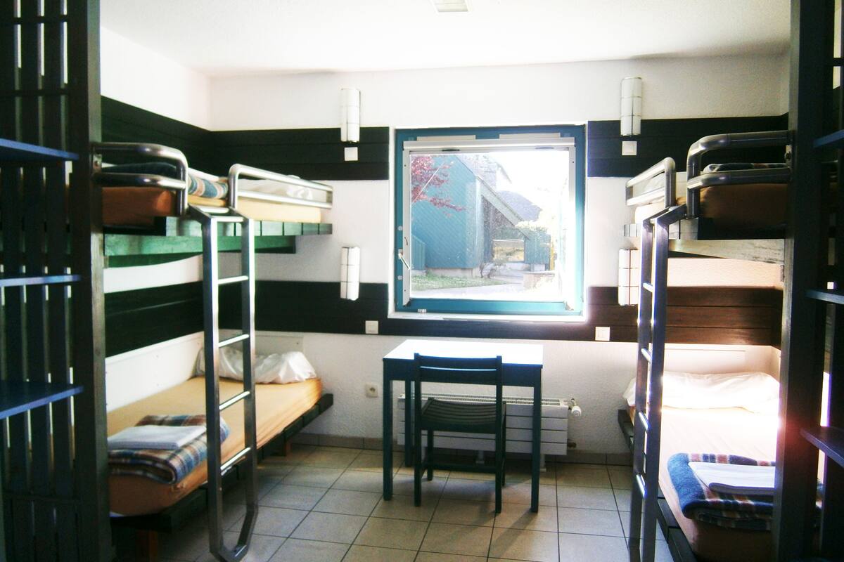 1 quarto, roupa de cama