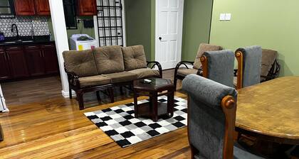 private guesthouse 1 min walking to the commercial area