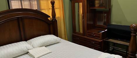 2 bedrooms, WiFi, bed sheets