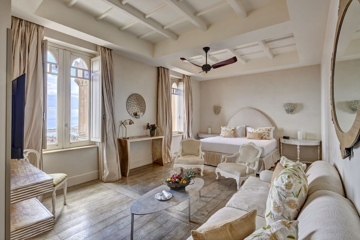 JUNIOR SUITE PREMIUM VISTA MARE | Peralatan tempat tidur premium, tilam berlapik, bar mini