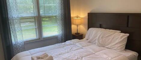 3 室のベッドルーム、WiFi、ベッドシーツ