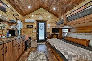 1 室のベッドルーム、アイロン / アイロン台、WiFi、ベッドシーツ