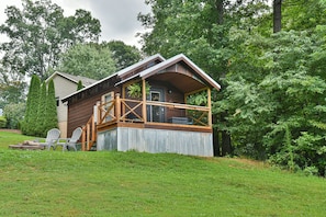 Exterior - Asheville Tackle Box Tiny House (Arden)