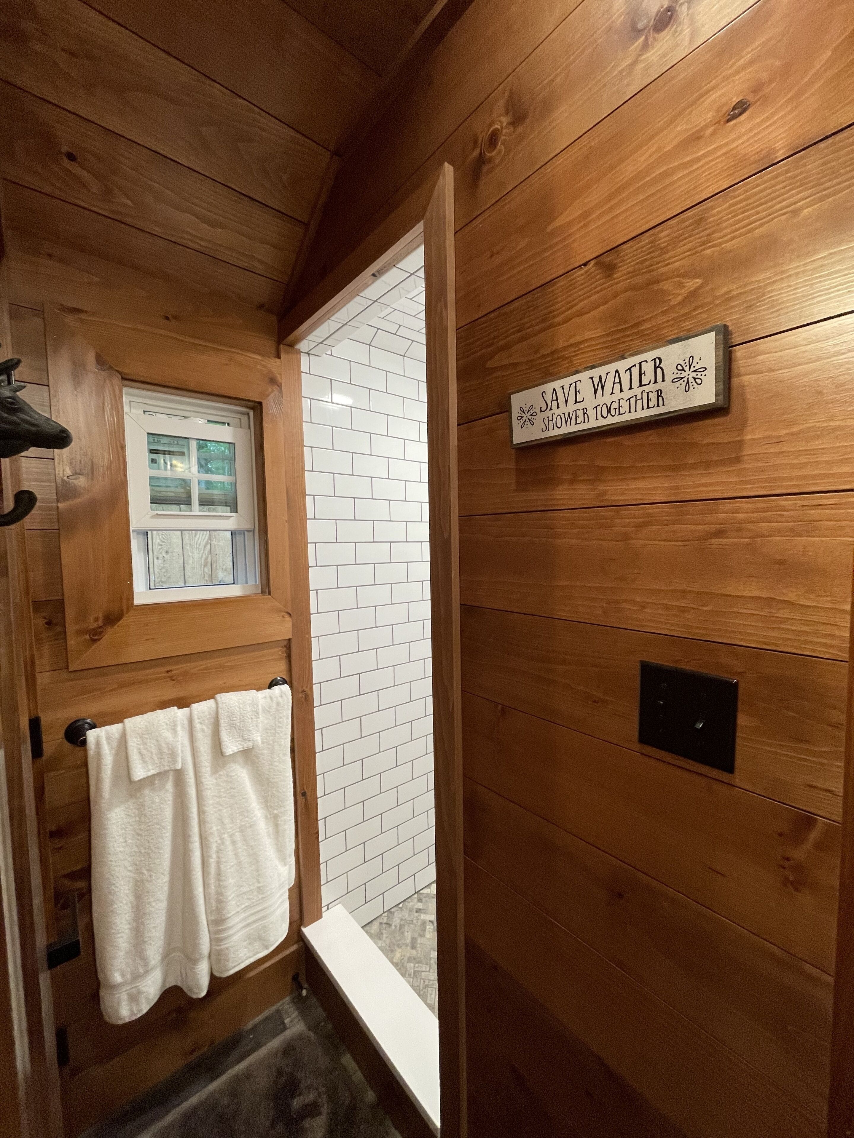 Luxury Waterfront Cottage \3rd Lake\ at The Lakes Old Old