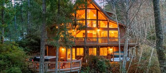 Enchanting Lindal Waterfront Cabin