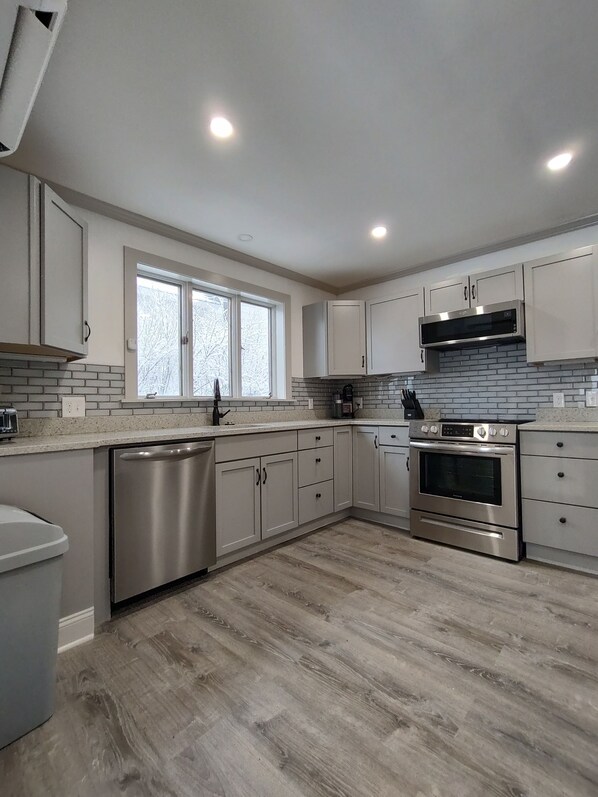 Micro-ondes, lave-vaisselle