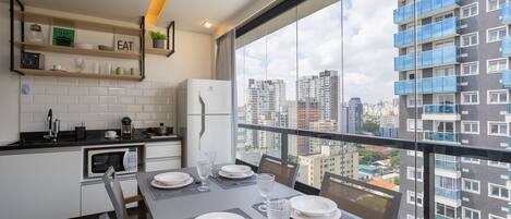 Basic Apartment | Dining