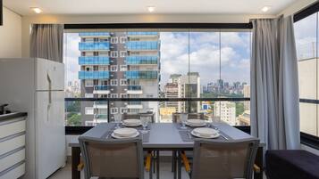 Basic Apartment | Dining