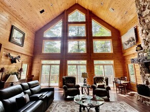 Smart-TV, peis, videospill og bøker