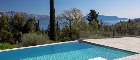 Alberca al aire libre