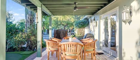 Outdoor dining