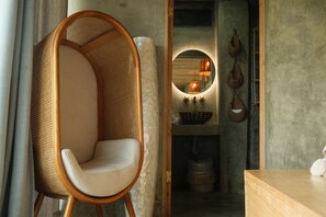 Family Bungalow with Balcony & Mountain View | 고급 침구, 객실 내 금고, 각각 다른 스타일의 인테리어, 각각 다르게 가구 비치