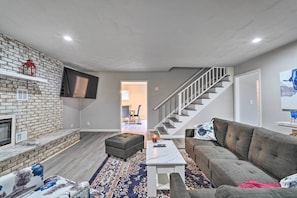 TV, fireplace