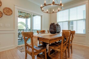 Dining - 3 Decks & Beach Access: Hilton Head Home (Hilton Head Island)