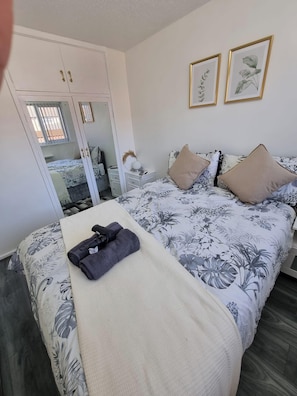 Maison | 2 chambres, fer et planche à repasser, Wi-Fi gratuit, draps fournis