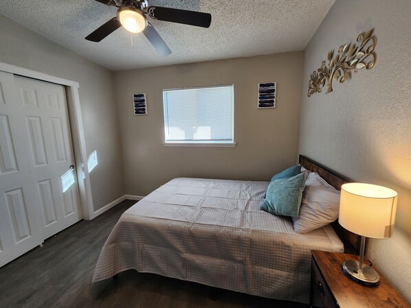 2 bedrooms, bed sheets