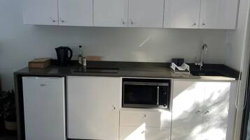 Fridge, microwave, stovetop, electric kettle
