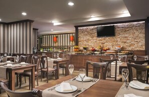 Dining - Apartment B25, Bansko, Royalpark (Bansko)